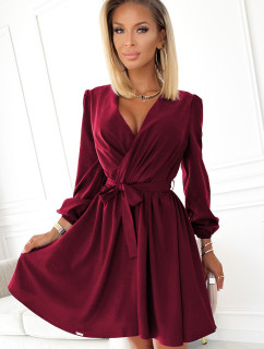 BINDY - Velmi žensky působící dámské šaty ve vínové bordó barvě s dekoltem 339-3