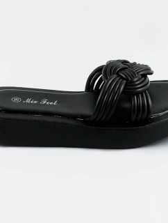 Černé dámské pantofle s plochou podrážkou (CM-49)