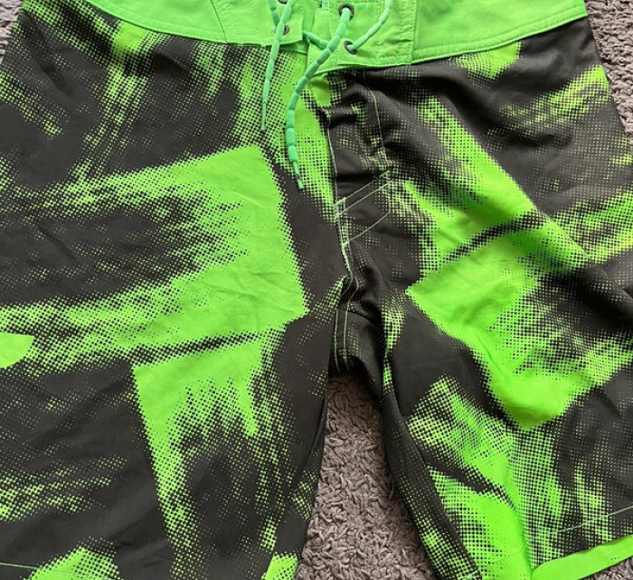 Pánské plavkové šortky H4L20-SKMT006 45A Zelená s černou - 4F