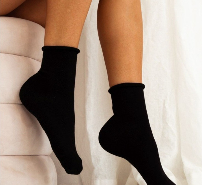 Hladké dámské netlačící ponožky