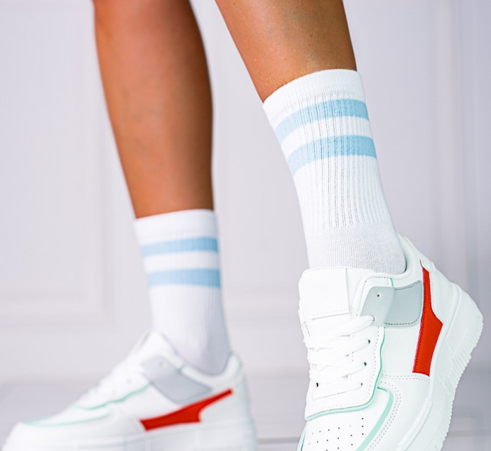 Moderní dámské bílé  tenisky bez podpatku