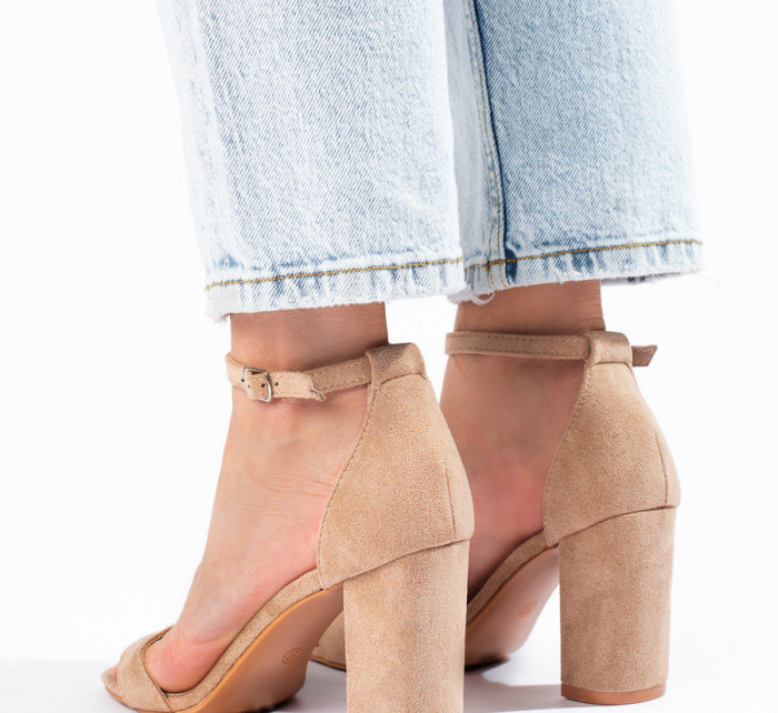 Trendy hnědé dámské  sandály na širokém podpatku