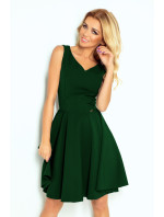 Rozšířené dámské šaty v lahvově zelené barvě s výstřihem ve tvaru srdce model 6703269