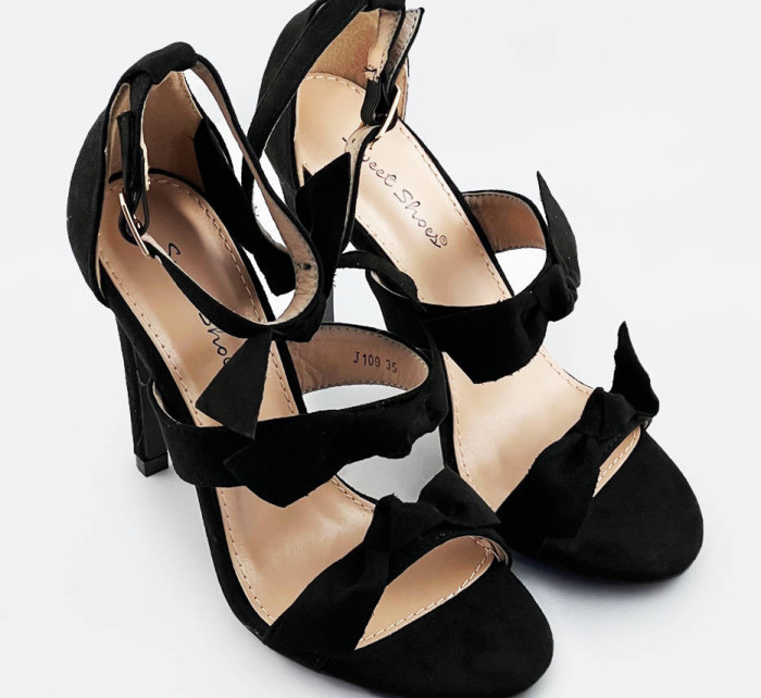 Jemné černé sandálky s jehlovými podpatky (J109)