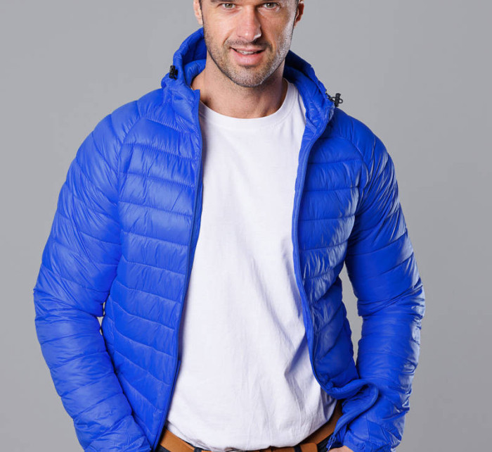 Světle modrá prošívaná pánská bunda s kapucí (HM112-40)
