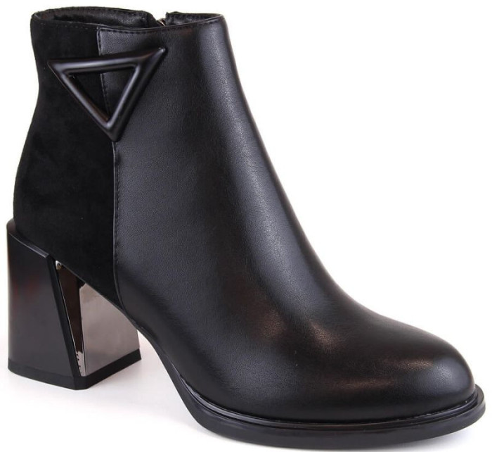 Zateplené boty D&A S na ozdobném sloupku.Barski Premium Collection W OLI238 černá