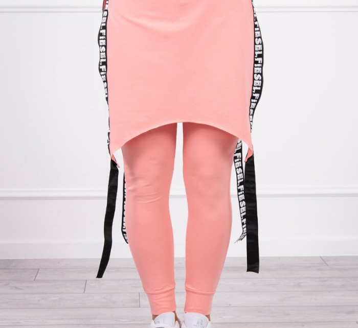 Kalhoty/oblek s nápisem meruňková selfie