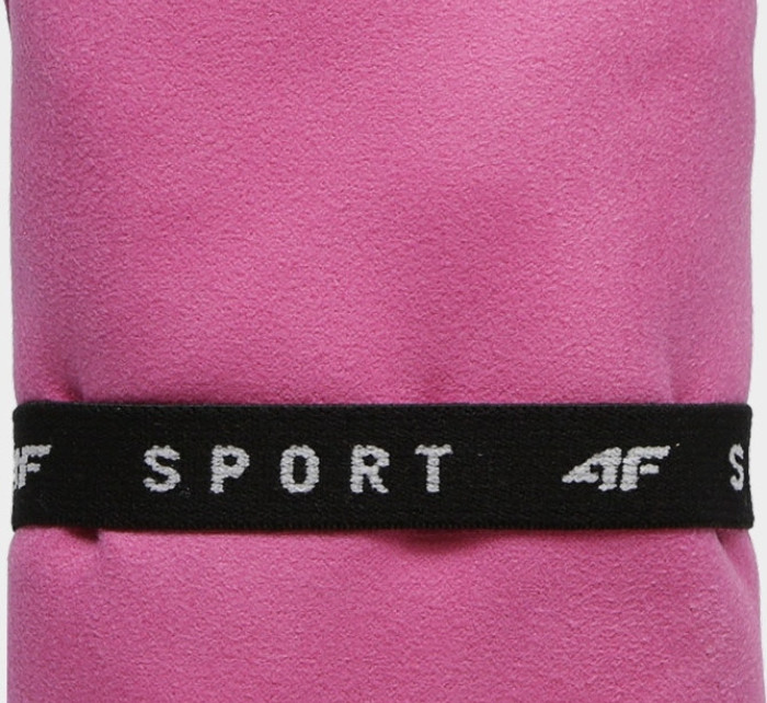 Sportovní ručník 4F RECU200B Růžový 2